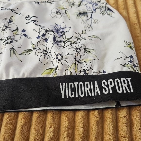 Victoria’s Secret White Foliage Floral Sport Bra - Picture 7 of 8